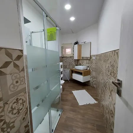 Holiday home Varagghiu *